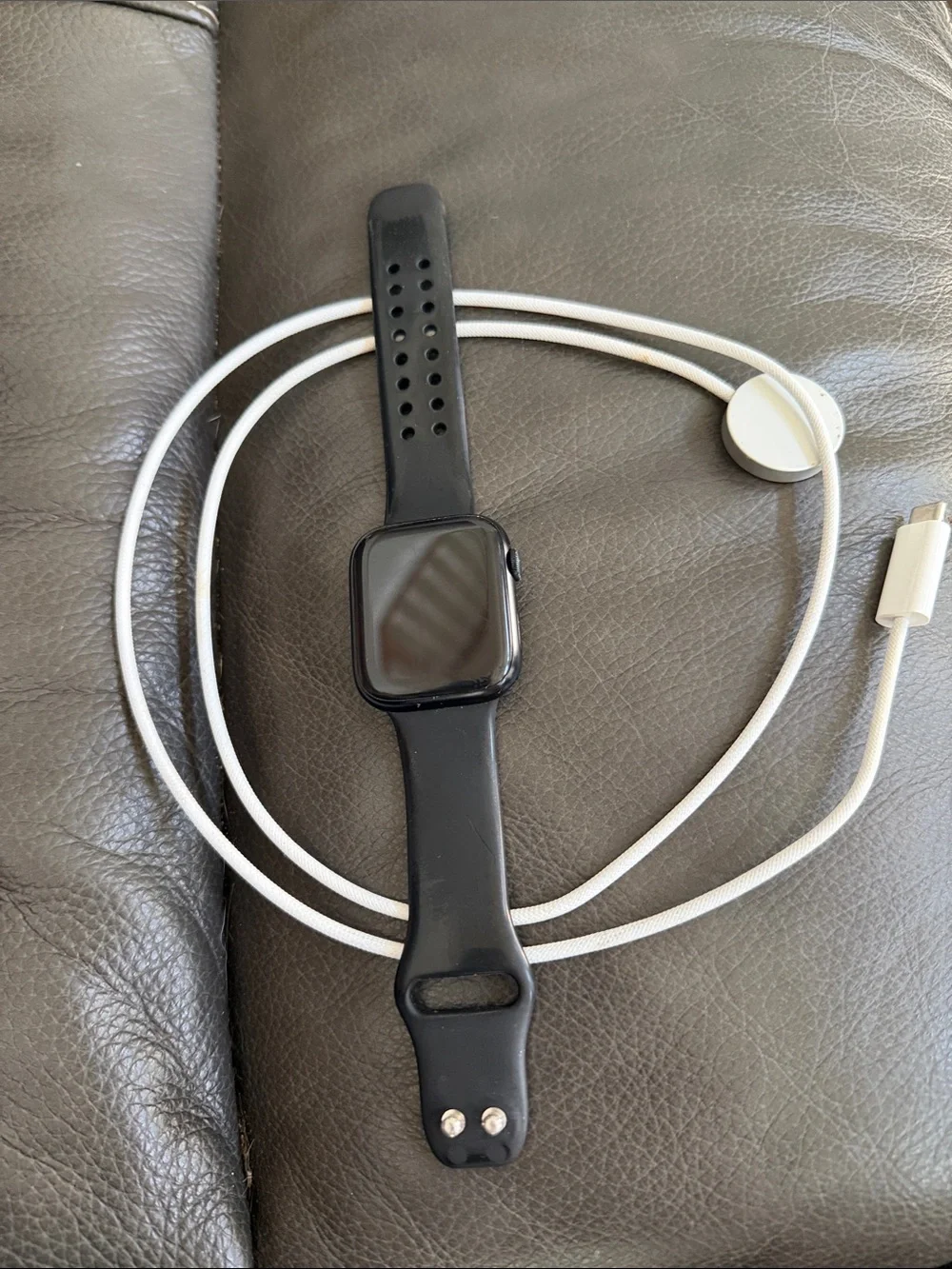 Apple Watch Series 9 45mm GPS + Original Charger – 92% Battery Health